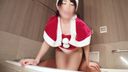 [Individual shooting] I'm scared with an electric vibrator from the top of my pants! Pick up an amateur girl in Santa cosplay and take a POV.