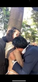 [Permanent preservation version] Exposure play shooting in the park in the daytime with your husband's juniors (1) Idle play Outdoor exposure Fingering Cuckold Masturbation Other stick NTR selfie Belokis Exposure walk