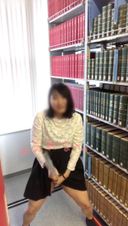 It's a selfie,,,In a quiet library, there were no tools, so I put the handle of the umbrella in my and masturbated around,Exposed masturbation feels good、、、