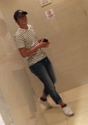 [Complete version] A handsome college student during summer vacation masturbated in the toilet of a pachi shop! !!