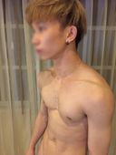 Sports club 21-year-old sportsman Mukimuki pectoral muscle 16 sheets