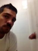 【ゲイ】グローリーホールトイレ イカニモ系の髭野郎が見ず知らずのチンポをしゃぶってザーメン処理
