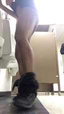【Gay】Waiting for ass out in the toilet! Raw insertion into a stranger. seeding is commonplace.