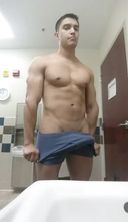 [게이] 21 세의 미군 남자가 혼자 옷을 벗고 있습니다. 드디어 긴긴이 된 빅.