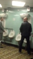 【ゲイ】ヨーロッパの有名ハッテントイレ！皆が向けてくる視線が本気過ぎて怖い！w