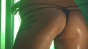 【HD Video】 S-class model takes a secret photo of the scene of erotic dance ♡ oil shiny butt plump in a very small bikini!