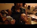 Foreign beauty sprays breast milk! Squeezing milk out of beautiful breasts