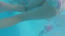 Let's take a close-up photo of a beautiful older sister's dick breaststroke in the pool