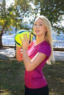 The transcendent busty beauty I found in Hungary is an active volleyball player! Even in the night coat, I desperately eat the balls! AV release of first sex with Japan person as it is!