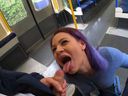 [曝光俱樂部] 色情女友在奔跑的火車上美味地擠壓男友的肉棒並吞下精液 [附視頻]