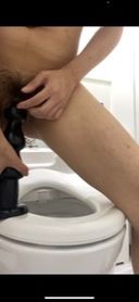 [Married woman amateur nasty wife masturbates in the bathroom during expansion before going to work] Wake up early and expand before going to work Excited and develops into masturbation Dildo expansion