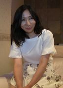 素人/人妻　潮吹きと汗でびしょ濡れになりながら激しいセックスにヨダレ垂らしながら絶頂