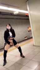 It's an amateur selfie! I flipped up my skirt on the train platform and masturbated with a, my bra was exposed and my nipples were pinched, and I still continued to masturbate even when the train came to the platform.
