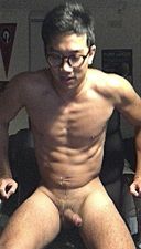 Get the masturbation ejaculation that that popular handsome model showed in chat!