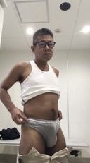 【Mokkori】Middle-aged Lehman of briefs lovers shows off in estrus!