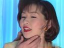 (없음) 아키야마 마리코는 좋은 "옛날 영화"스타일을 가지고 있으며 아름답습니다. 그녀는 작은 가슴을 가진 색백 여배우이지만 매우 에로틱합니다.