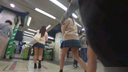 [Female college student! ] 【高画质】❤ Beautiful scenery ❤❤❤ under the skirt of a girl in a miniskirt Long legs and beautiful buttocks drive people crazy [Ultra short sleeve]