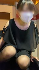 【I'm sorry for my face】Mass squirting masturbation at an Internet café so that customers around me don't find out