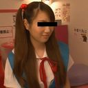 純正美少女の恥じらい初エッチから潮噴き・おもちゃ絶頂・痴女誘惑・大量ぶっかけなど人生初プレイを余す事なく収録！