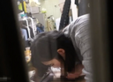 個人撮影：彼女が見知らぬ男性を家に連れ込みセックスしてるところを隠し撮り