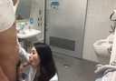OL美人お姉さんが商業施設の多目的トイレで性行為　Vol.2