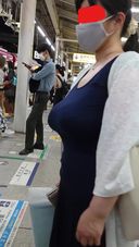 Unbelievable super rocket milk!! Older sister who emphasizes her proud and walks defenseless (city shot, clothed big, huge)