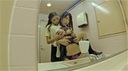 女子トイレに篭りレズ行為に没頭する女子校生たち
