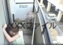 Menhera Housewife with children Masturbating until she cums on the balcony