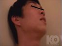 【日本男孩】在浴室裡自慰！ 一個簡單的年輕人濺精液！