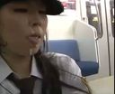 【電車内】女性警備員が性欲を抑えきれずに、男性乗客のチ〇ポをパクリ♪