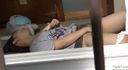 [Personal shooting] Secretly filming the masturbation of the wife next door from the window [Mature woman]
