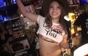 【Shibuya Gal】Tequila drinking is spreading the video of a pari pi gal who started crackling at the club without any customers!