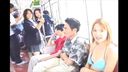 【Exposure】Sister boarding a train with many people in a bikini