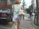 [Outdoor KICHI Exposure] 40 Busakawa Woman's Wandering Exposure I have no choice but to laugh and cheat while wandering around the city with panties and bras exposed.