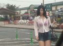 [Outdoor KICHI exposure] 52 Two amateurs wandering around the super downtown area Both men and women are showered with cold gazes with white eyes ...