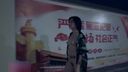 [Naked swaggering exposure] A Chinese beauty with bright tattoos and short hair with guts walks around while being exposed in restaurants, streets, escalators, etc.!