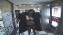 [야외 노출] 역 지하 & 스피드 사진 노출 자위! 도헨타이 부인의 속옷이 너무 에로틱하다! !