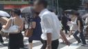 【Outdoor exposure】Exposure walk in Tokyo. Hentai married woman sang! People who pass each other in underwear look at cancer! !!