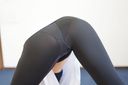 【Yoga image】Instructor who firmly shows through the napkin on the beautiful buttocks