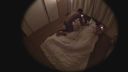 【Leaked video】Sleeping the wife of the homestay next to her husband