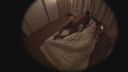 【Leaked video】Sleeping the wife of the homestay next to her husband