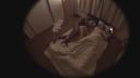 【Leaked video】Sleeping the wife of the homestay next to her husband