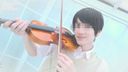 젊은 바이올린 연주자, 키사라기 아키라가 짝사랑하는 사람은 누구인가...!?
