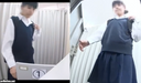 【10대 소녀】아르바이트 유니폼 소녀가 옷을 갈아입는 모습을 관찰하는 10분