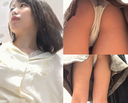 ◆坂道アイドル系の清純美女ちゃん‼︎なんとこんなかわいい子がスケスケ白Tバックで美尻丸出し。。。