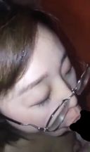 [Raw / facial] Facial cumshot to girlfriend in glasses