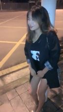 The end of an amateur beauty who loves outdoor play by pulling out her panties while standing on the street at night and exposing her choi, and then giving and vibrator masturbation in the car ...
