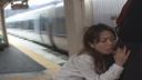 [Outdoor exposure] Continued・Affair young wife hentai exposure travel station masturbation,! There is a man looking at cancer on the other side of the platform...! [With bonus video]　