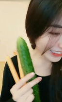 [Uncensored] Geki Kawa S class Niiki 〇 Asian beauty sent to her boyfriend 〇 knee video leaked! [You can see the pink dick in full! ] I use cucumber (* '艸')