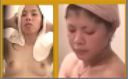 【2 private house baths】Big breasts in a university circle Madonna Where to make a shaved in the bath 18 minutes